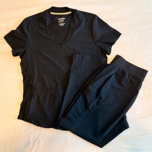 Landau Forward Scrub Set